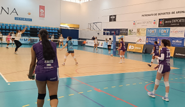 El Aceites Abril Voleyourense compite pero cae 3-1 en su visita a Arona