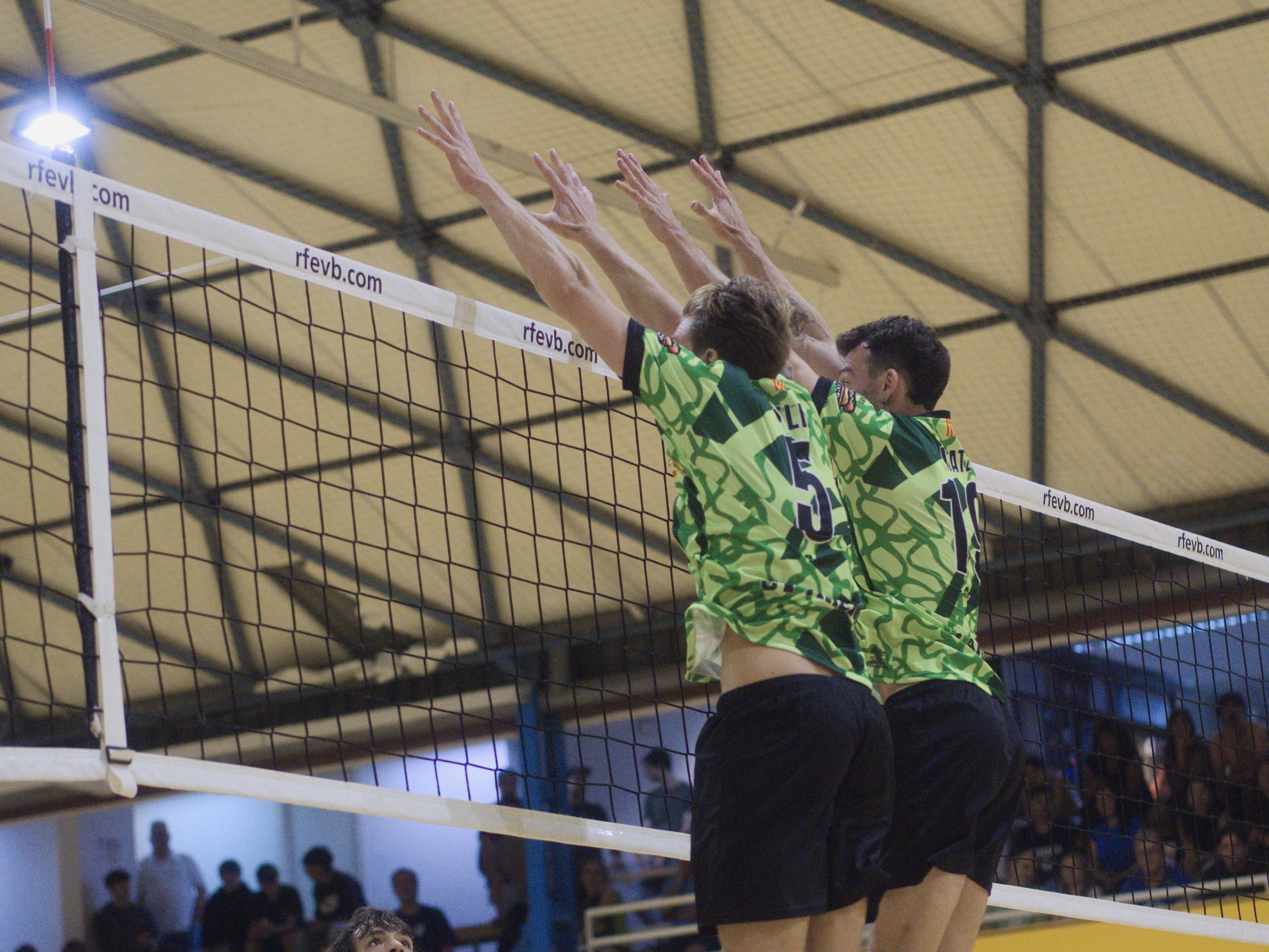 El CV Arenys cae por la mínima ante el CN Sabadell en un vibrante duelo a cinco sets