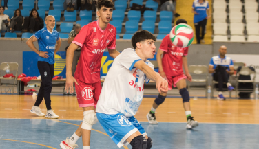 El Arenal Emevé estrena por la vía rápida su casillero de victoria