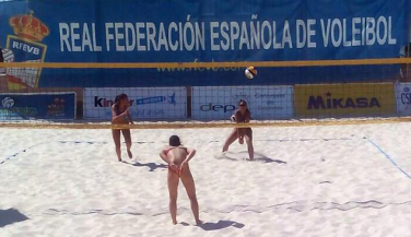 Alicante vibra con un emocionante Campeonato de España Sub21 de Voley Playa