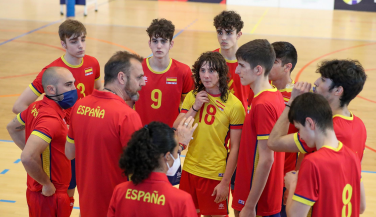 España cae ante Turquía y luchará por el billete al Europeo en la última jornada